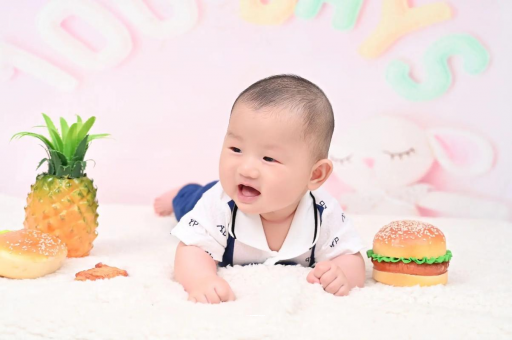 沈阳宝宝在妈妈肚子里